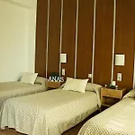 אכסניה Anas